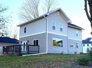 67 Waupaca St, Clintonville, WI 54929
