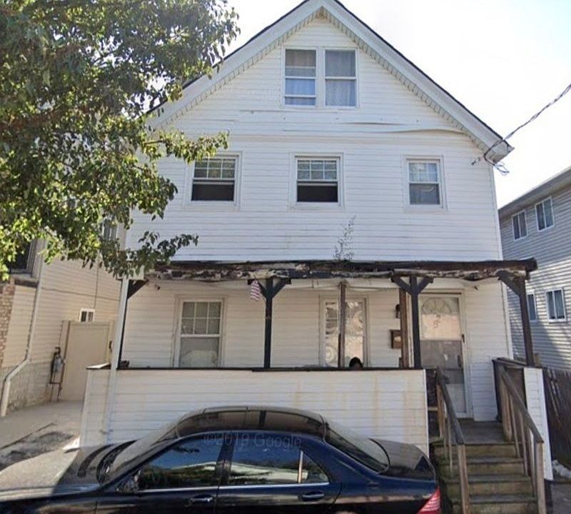 2nd image of 52 South St