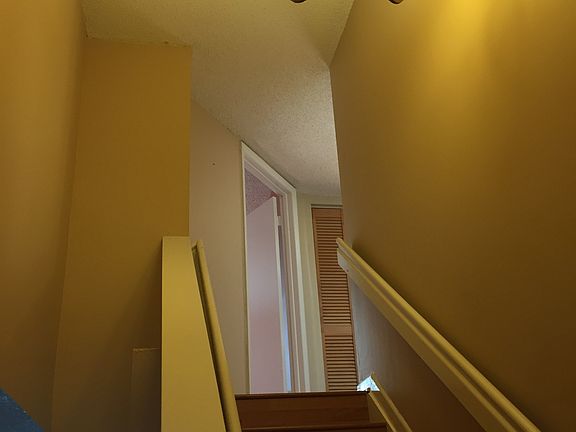 5th image of 1088 NW 123rd Ct