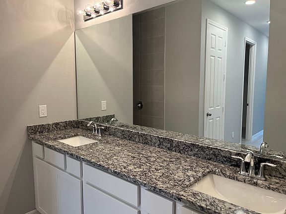 4th image of 1217 SW 34th Ter