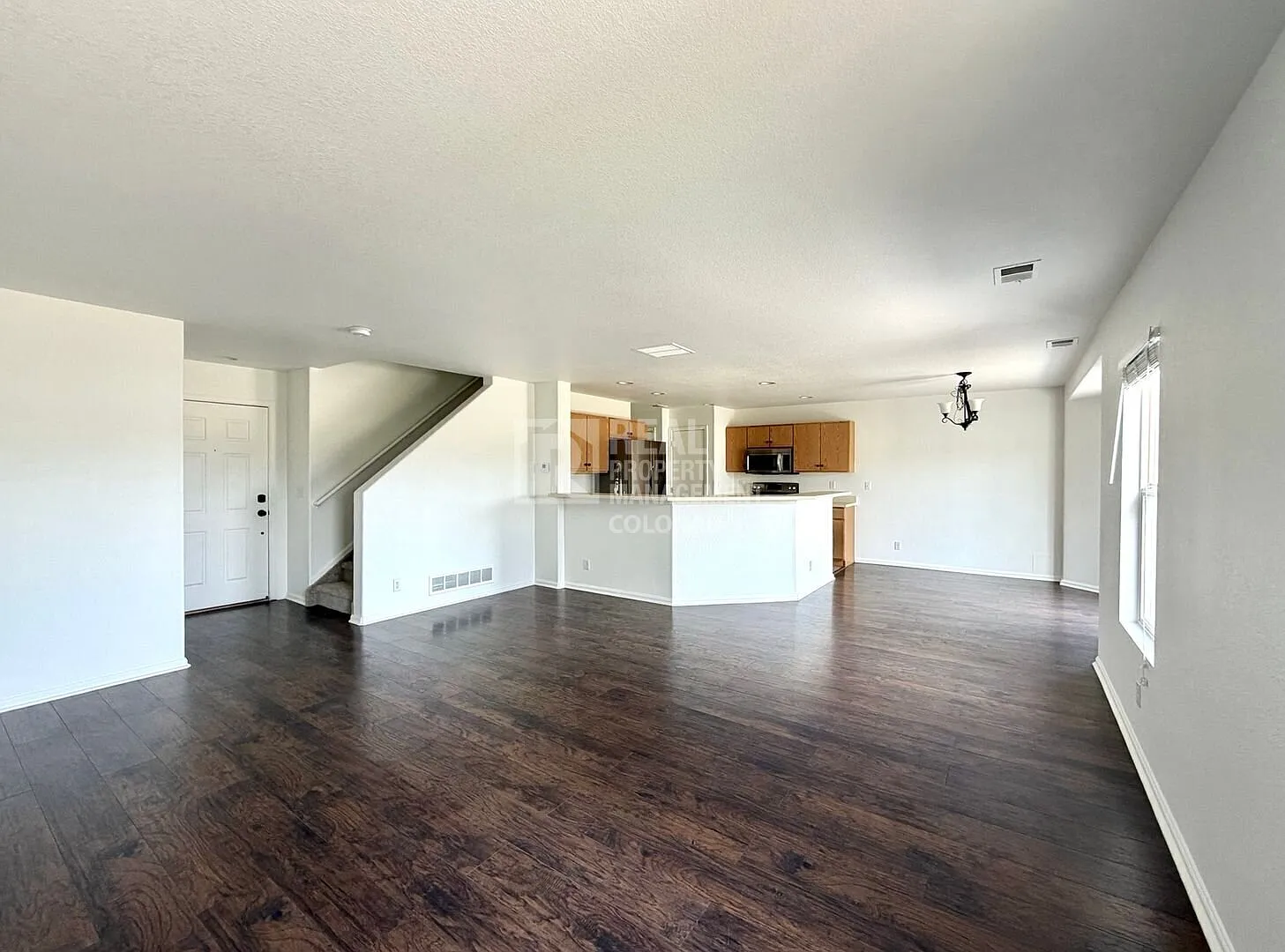 Beautiful Castle Rock Home with Spacious Living, Walk-In Closets & Private Outdoor Space — Photo 4