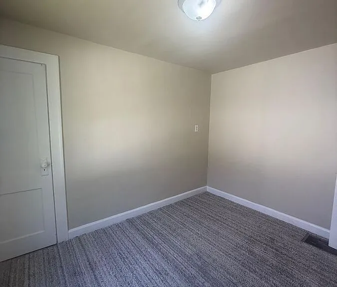2864 Forest Manor Ave — Photo 5