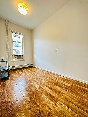 5th image of 1119 Jefferson Ave #X1