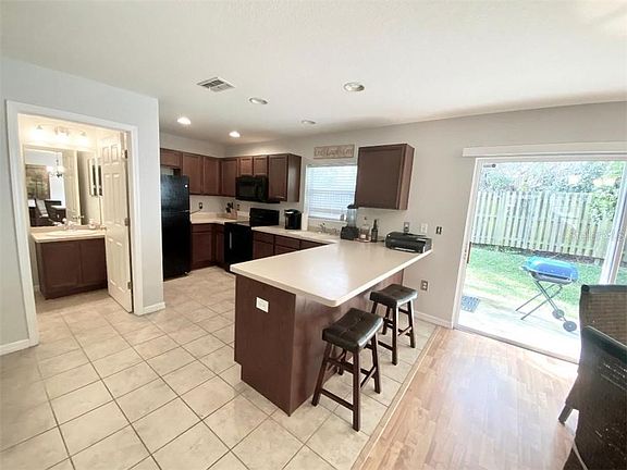 3rd image of 168 Sawtooth Dr