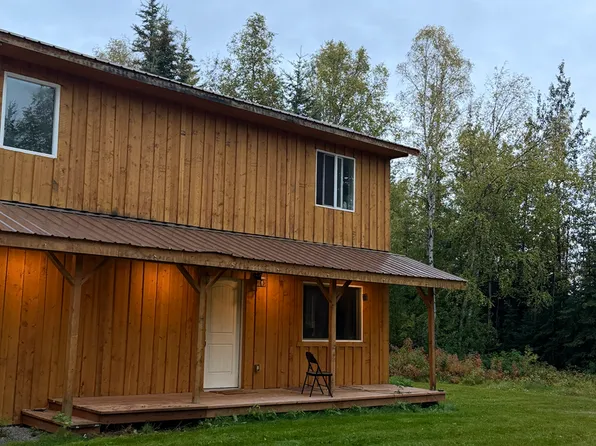2498 Schutzen St, North Pole, AK 99705