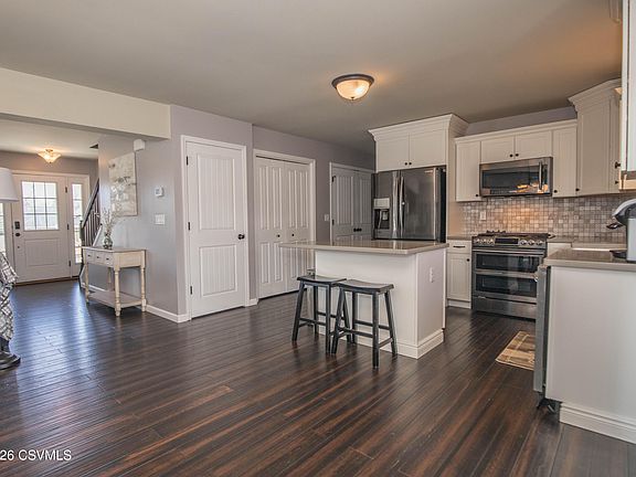 4th image of 11 Rolling Ridge Dr