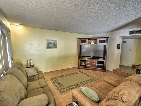 5th image of 2731 W Obispo Cir