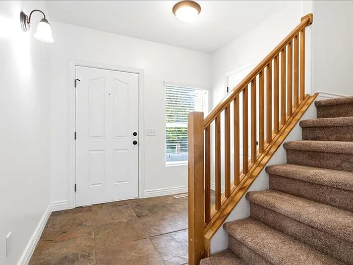 2113 E Glamis Ct — Photo 3