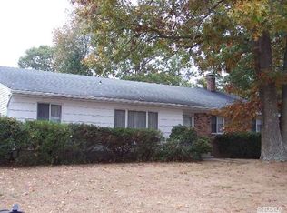 22 Clematis St, Port Jefferson Station, NY 11776