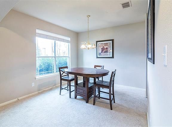 5th image of 713 Seguin Ln