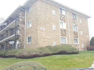 3900 W 115th Pl APT 2NE, Alsip, IL 60803