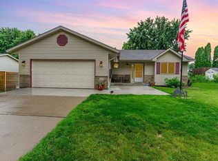 113 Crestview Cir, Jordan, MN 55352