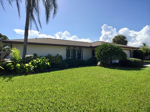 2nd image of 411 E Amherst Cir