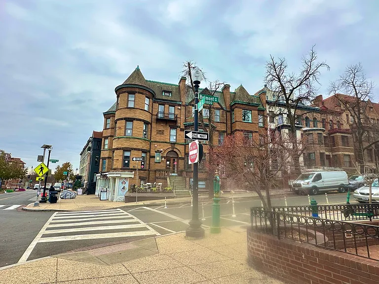 2407 18th St NW — Photo 33