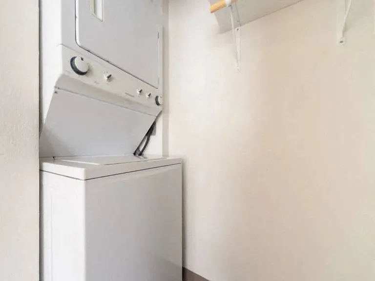 Solana Apartments — Photo 17