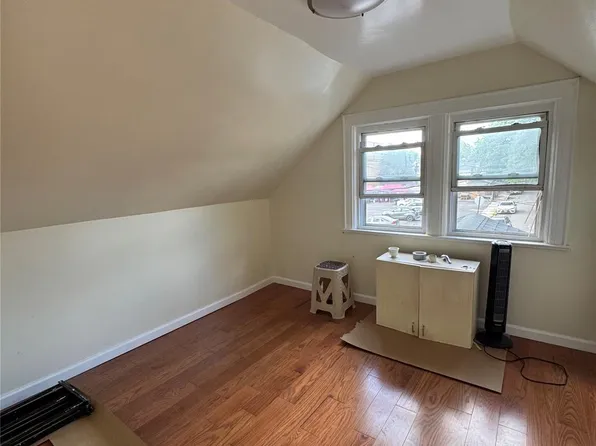 171-30 111th Ave Floor 2, Jamaica, NY 11433