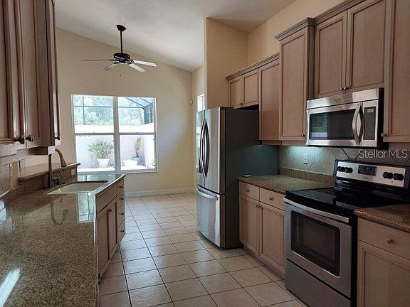 5th image of 10 VILLAGE VIEW WAY
