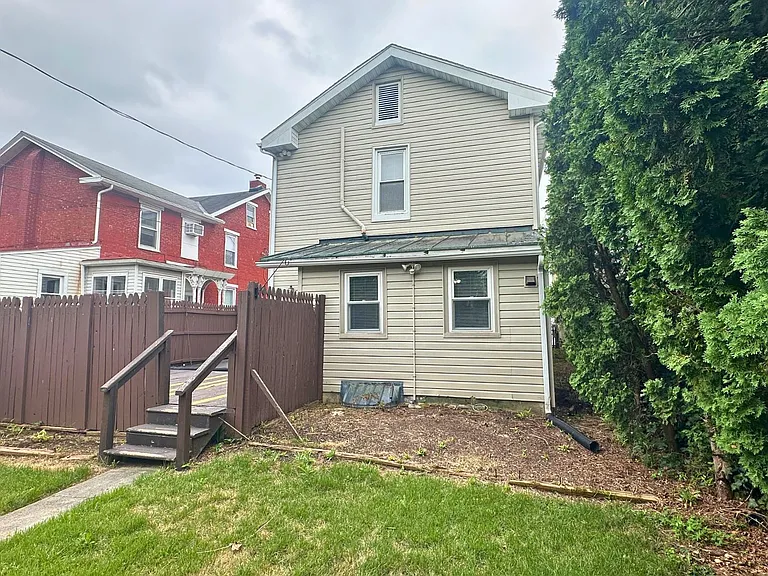 51 W Main St — Photo 32