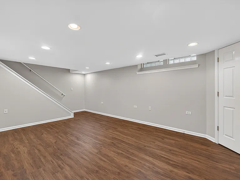 212 Amherst Ct #C — Photo 33