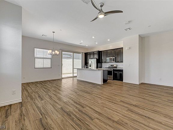 5th image of 771 Willow Oasis St