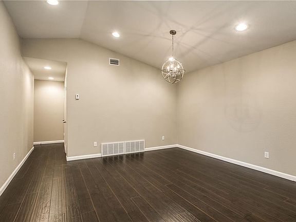 4th image of 3609 Claymore Dr