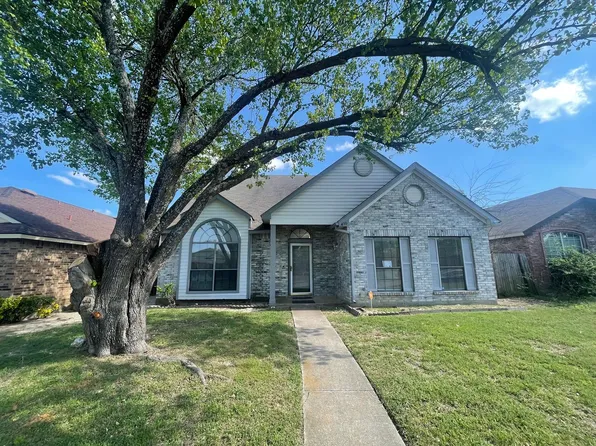 430 Sims Dr, Cedar Hill, TX 75104