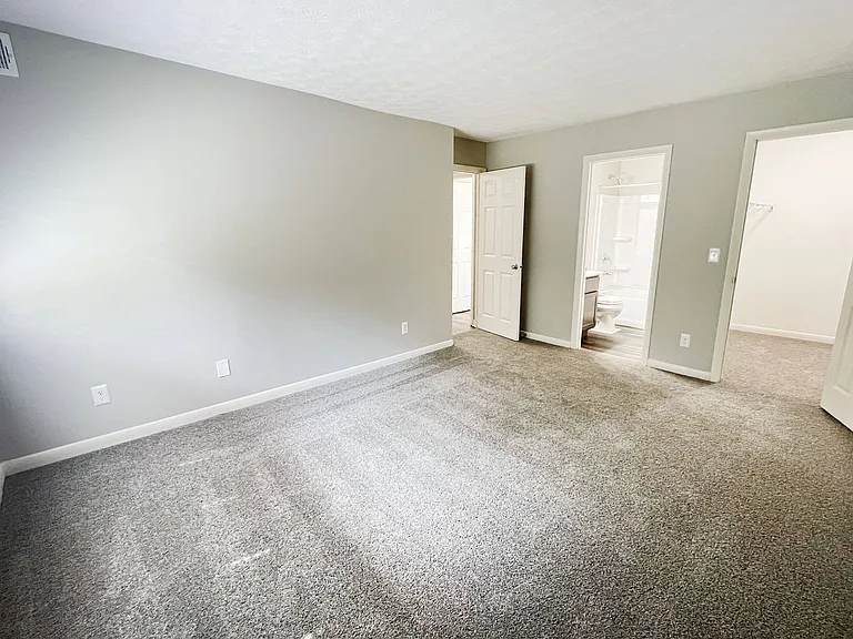 Fox Run Apartments — Photo 40