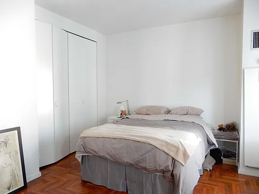 Rented by Starts New York Realty LLC | media 18