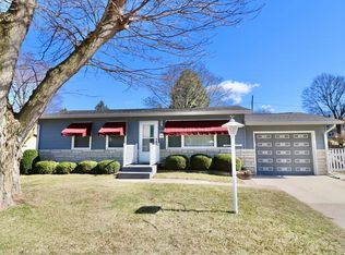 2330 Evergreen Dr, Dubuque, IA 52001