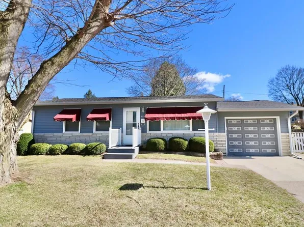 2330 Evergreen Dr, Dubuque, IA 52001