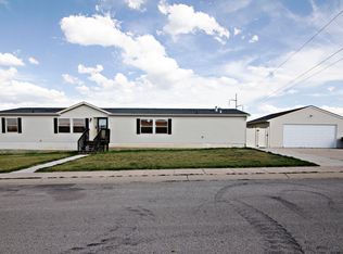 1300 Plumcreek Ave, Gillette, WY 82716