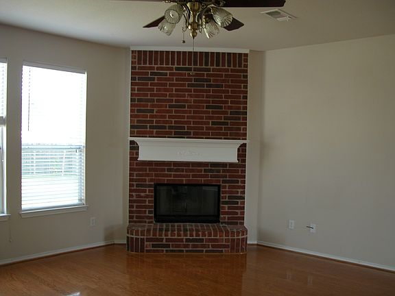 4th image of 2307 Green Creek Dr