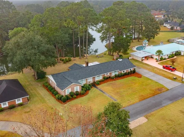 104 Nightingale Ln, Brunswick, GA 31525