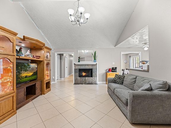 3rd image of 11763 Cliveden Dr