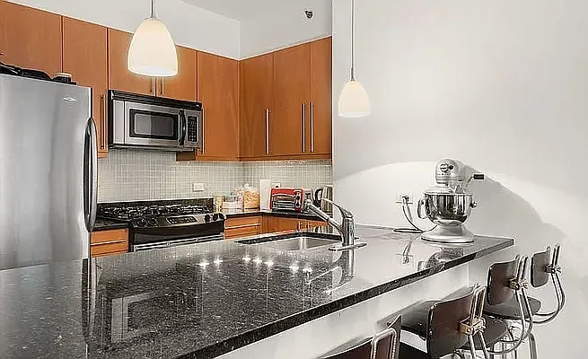 242 E 25th St #9-C — Photo 4