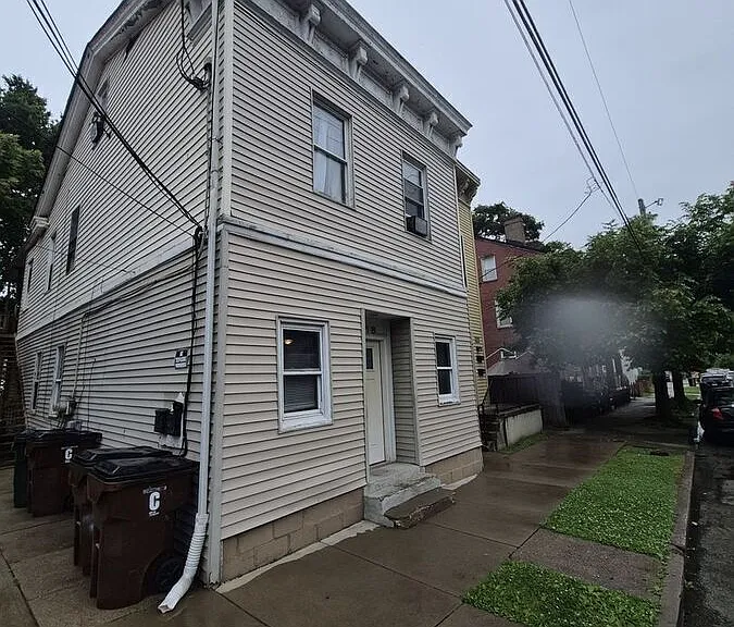 218 E 12th St #1 — Photo 11