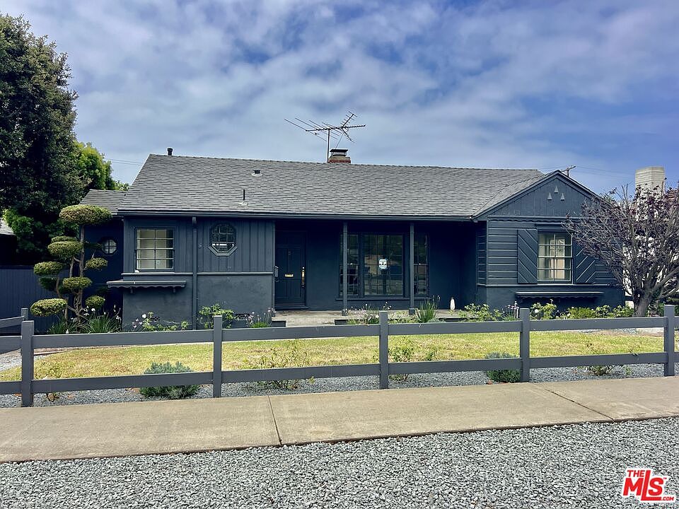 1st image of 8345 Loyola Blvd