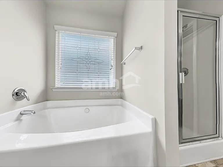 918 Pine Ln — Photo 13