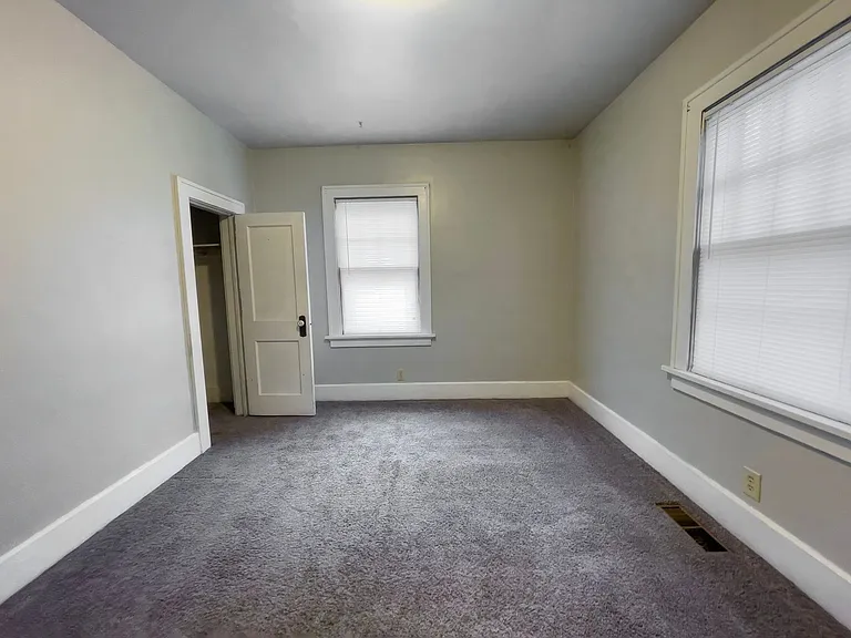 1425 W Gilbert St — Photo 26