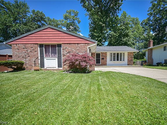 2nd image of 816 Bennett Dr