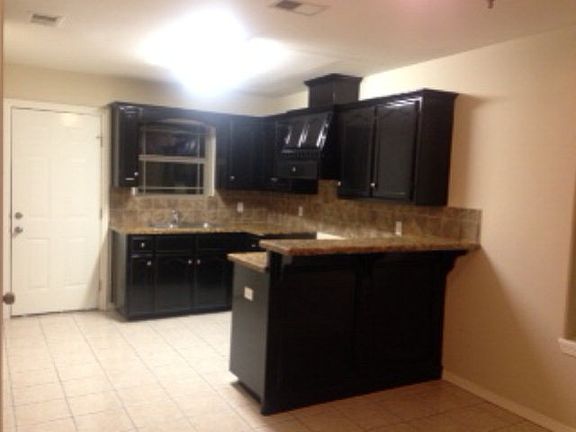 4th image of 804 N Oaxaca St