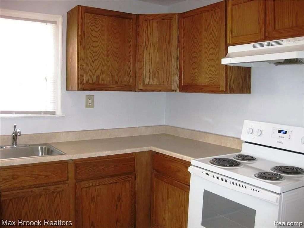 2 bed, 1.0 bath, 1013 sqft, $1,550 — Photo 4