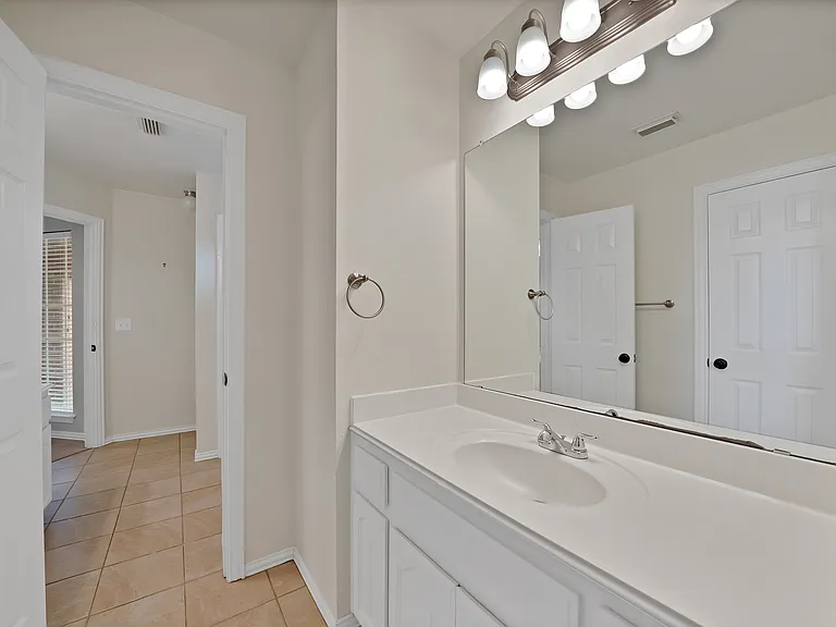 18638 Tall Oak Dr — Photo 26