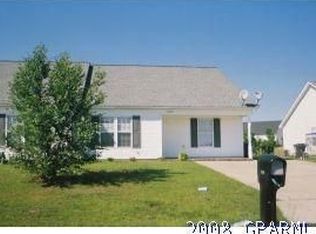 1220 Masters Ln #B, Greenville, NC 27834