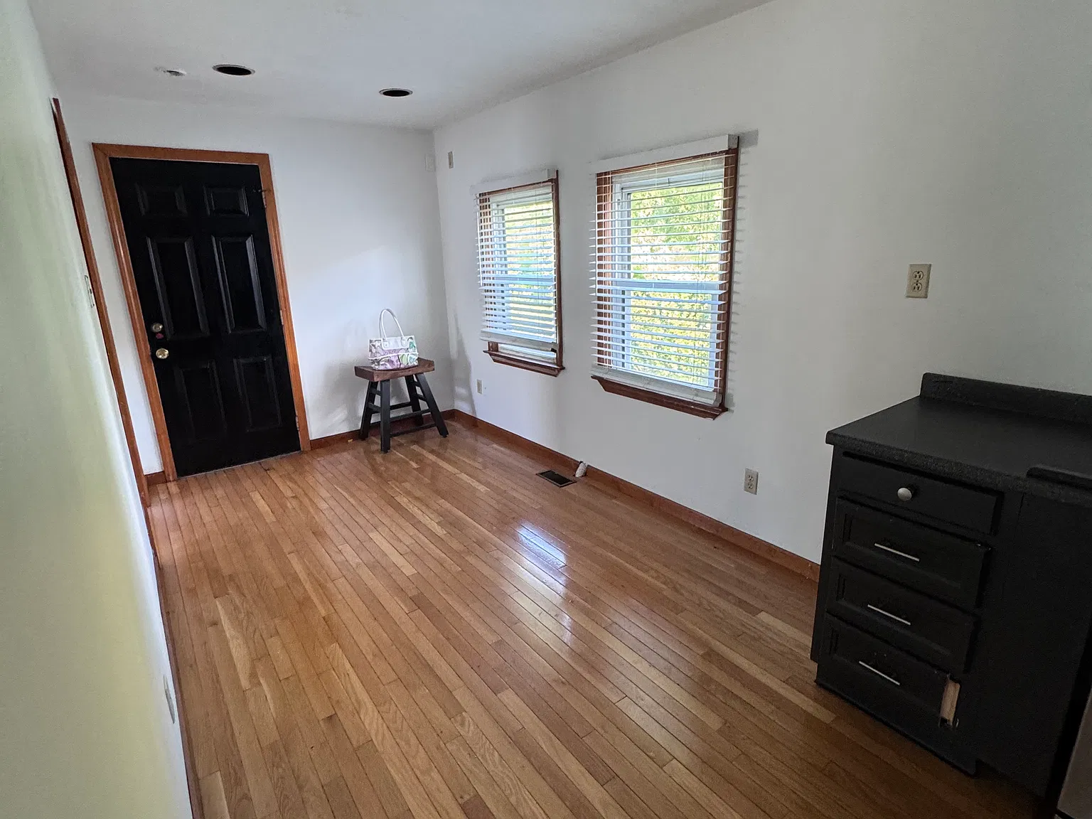 160 Main St — Photo 4