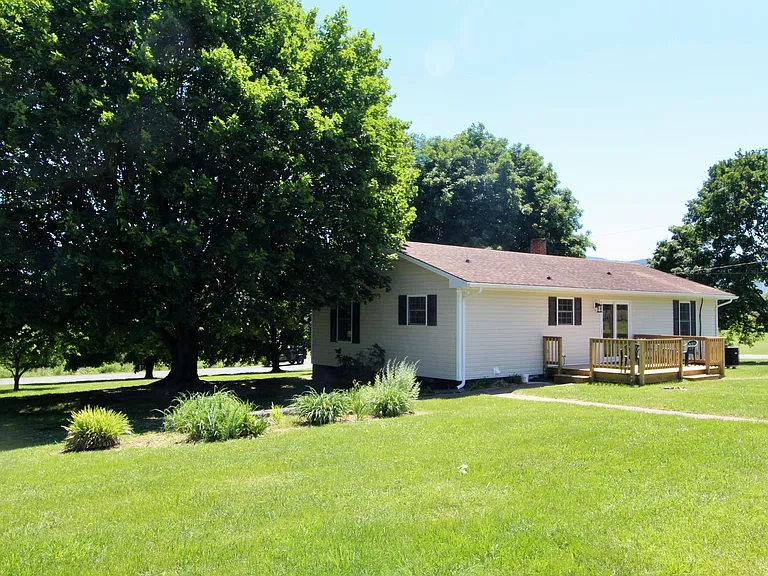 1465 Offenbacker Rd — Photo 34