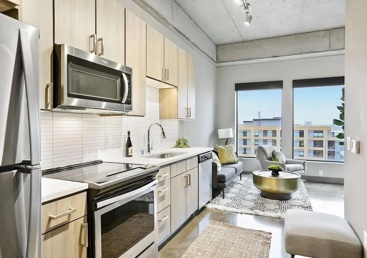 Furnished Studio In The Heart Of The North Loop - Utilities Included! — Photo 1
