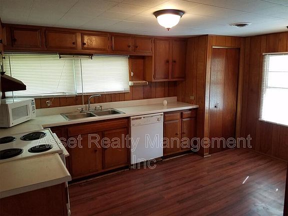 5th image of 102 Wainwright Rd