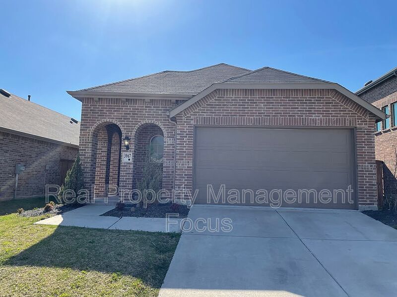 1st image of 3967 Chesapeake Ln