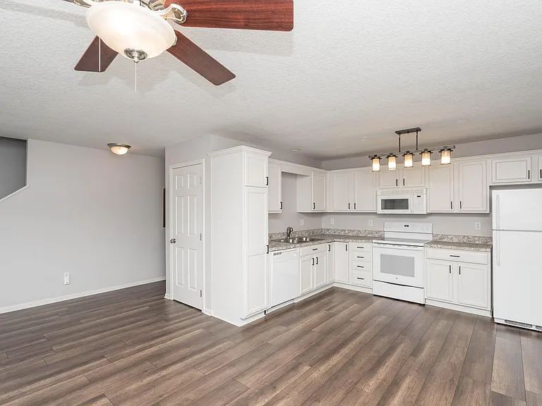 1151 SE Village View Ln — Photo 6